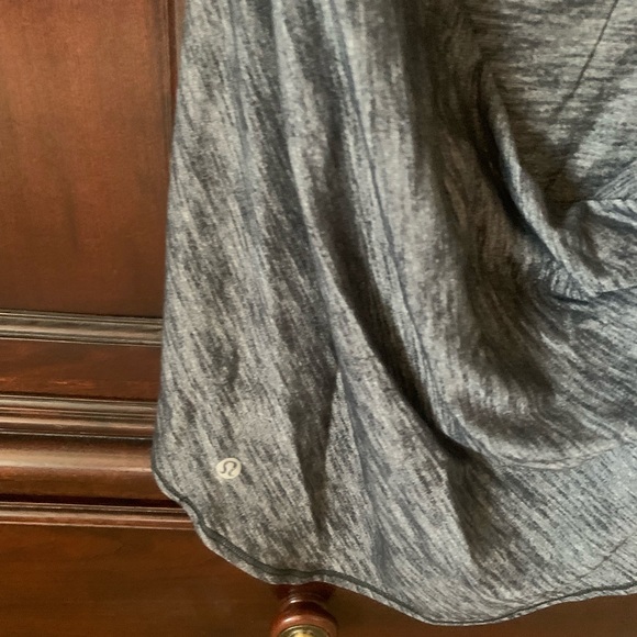 Lululemon Wild Tank Size 4 - Picture 4 of 4